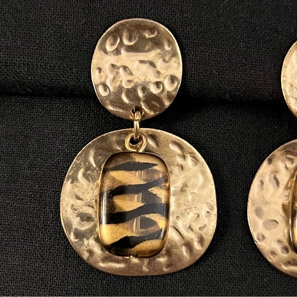 Hammered Gold Tone Clip-on Earrings - Picture 2 of 8